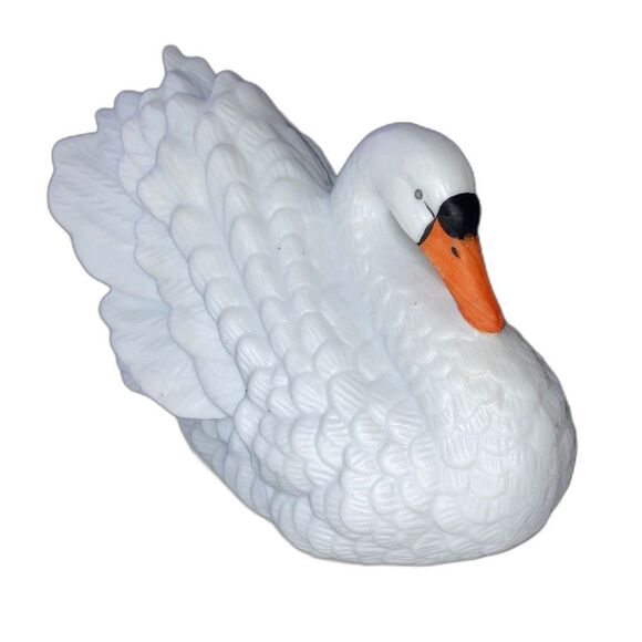 ROYAL HERITAGE The Regal Swan Figurine Porcelain Bisque Hand Painted 3.5 inches - Picture 5 of 9